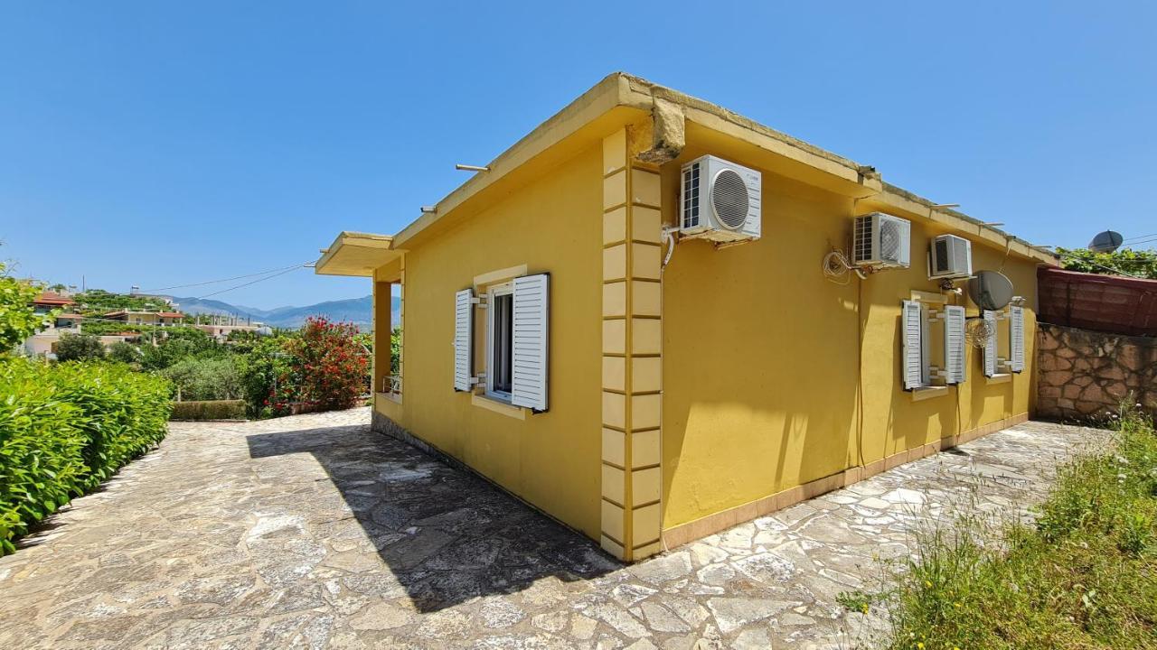 Village Home Next To The Sea Sarande Exterior photo